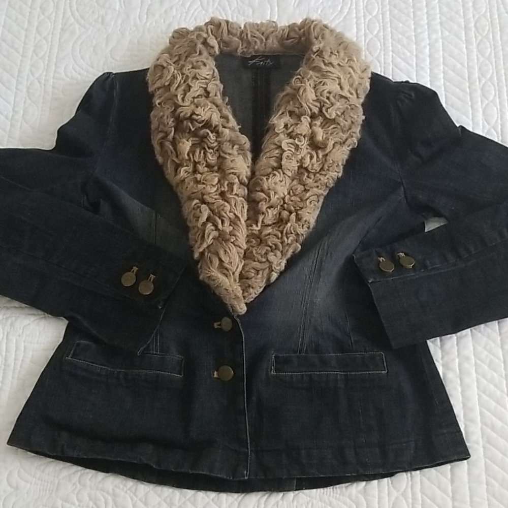 Oh so Cute Kaity Blue Jean Jacket w'Collar SZ M